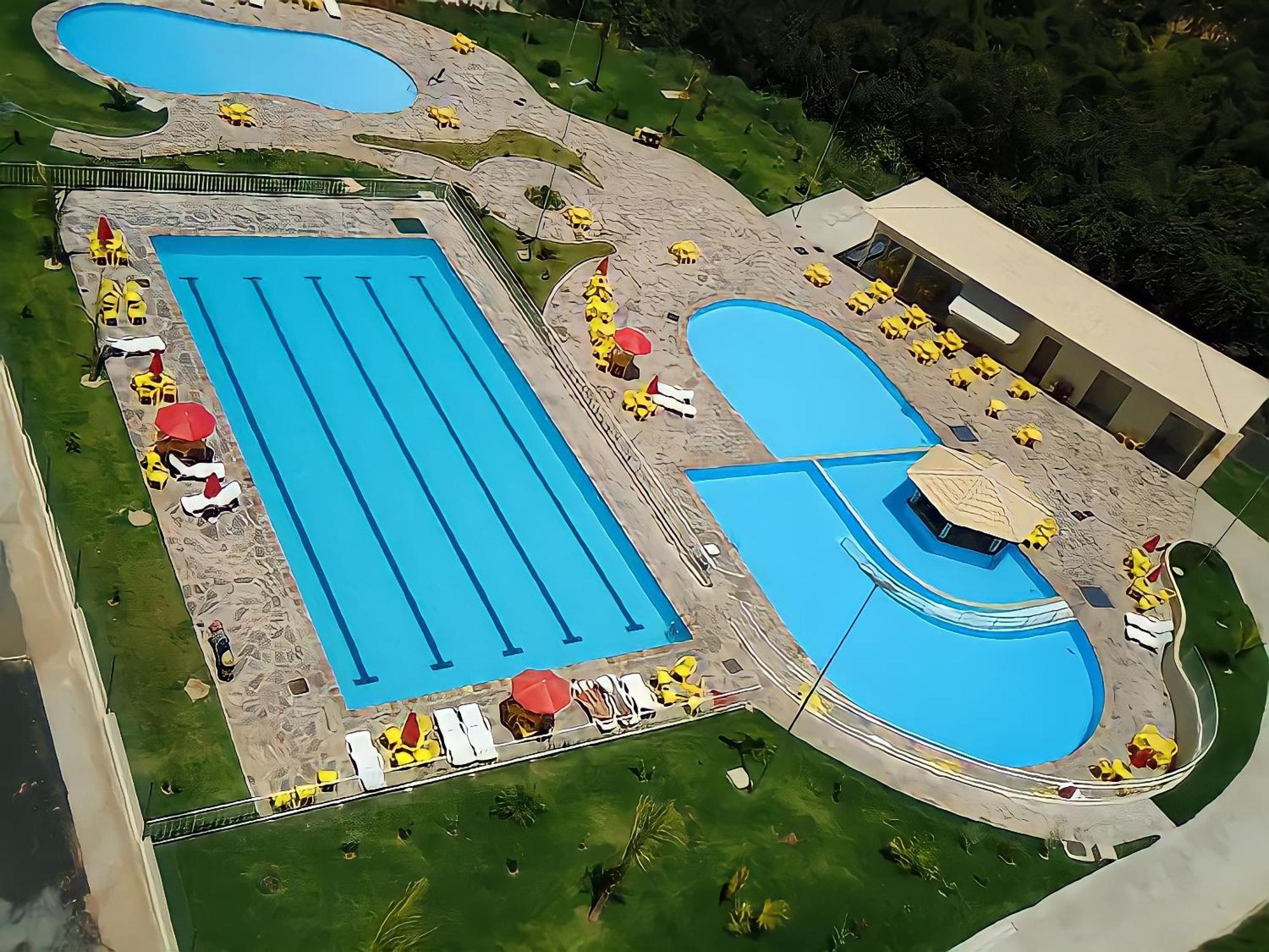 Golden Dolphin Grand Hotel: Natural Hot Springs & Aquaparks 5* Caldas Novas